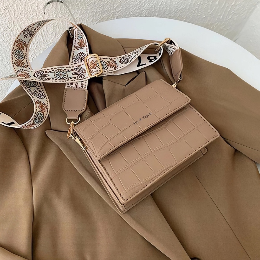 Tan Ivy & Taylor clutch crossbody purse